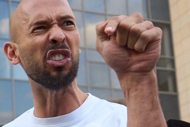 Femei britanice care il acuza pe Andrew Tate cer SUA sa nu intervina