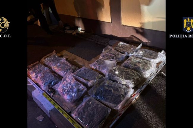 Barbat prins in Bucuresti cu droguri ascunse intr o masina