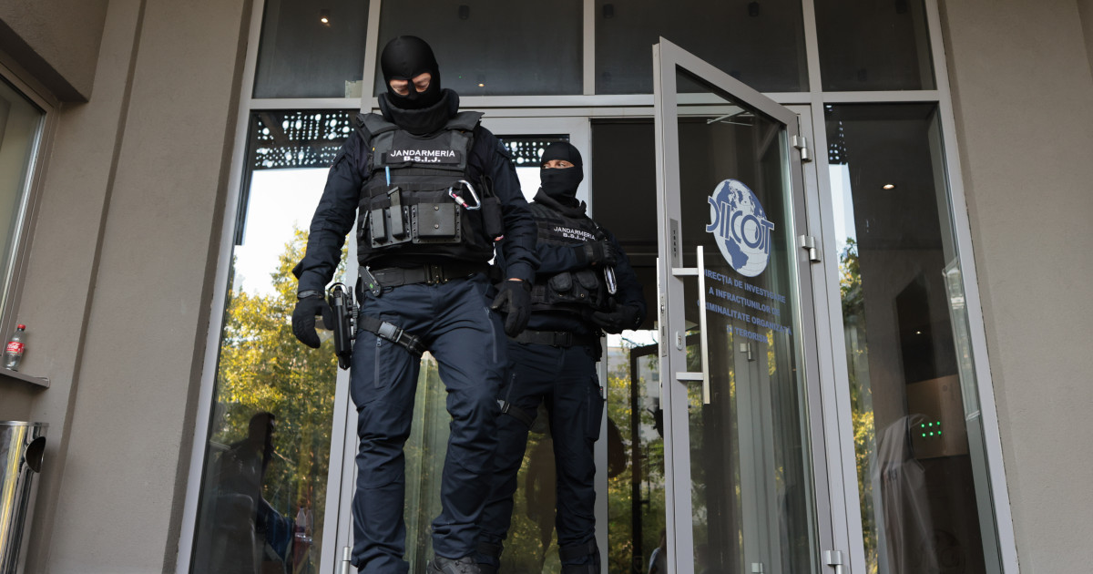 Doi barbati anchetati de DIICOT arestati preventiv ceilalti patru sub control judiciar