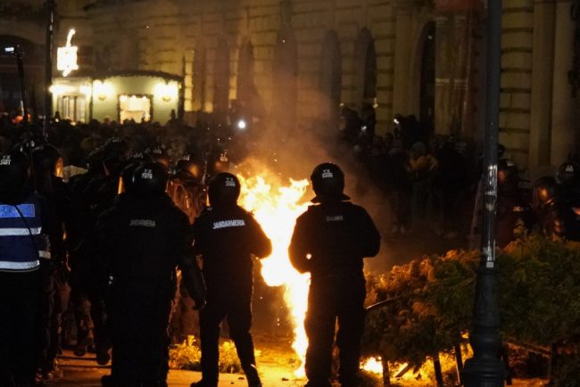 Perchezitii pentru violentele de la BEC 9 suspecti audiati