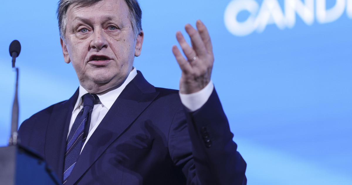 Crin Antonescu propune proiect pentru pensionarea magistratilor la 65 de ani