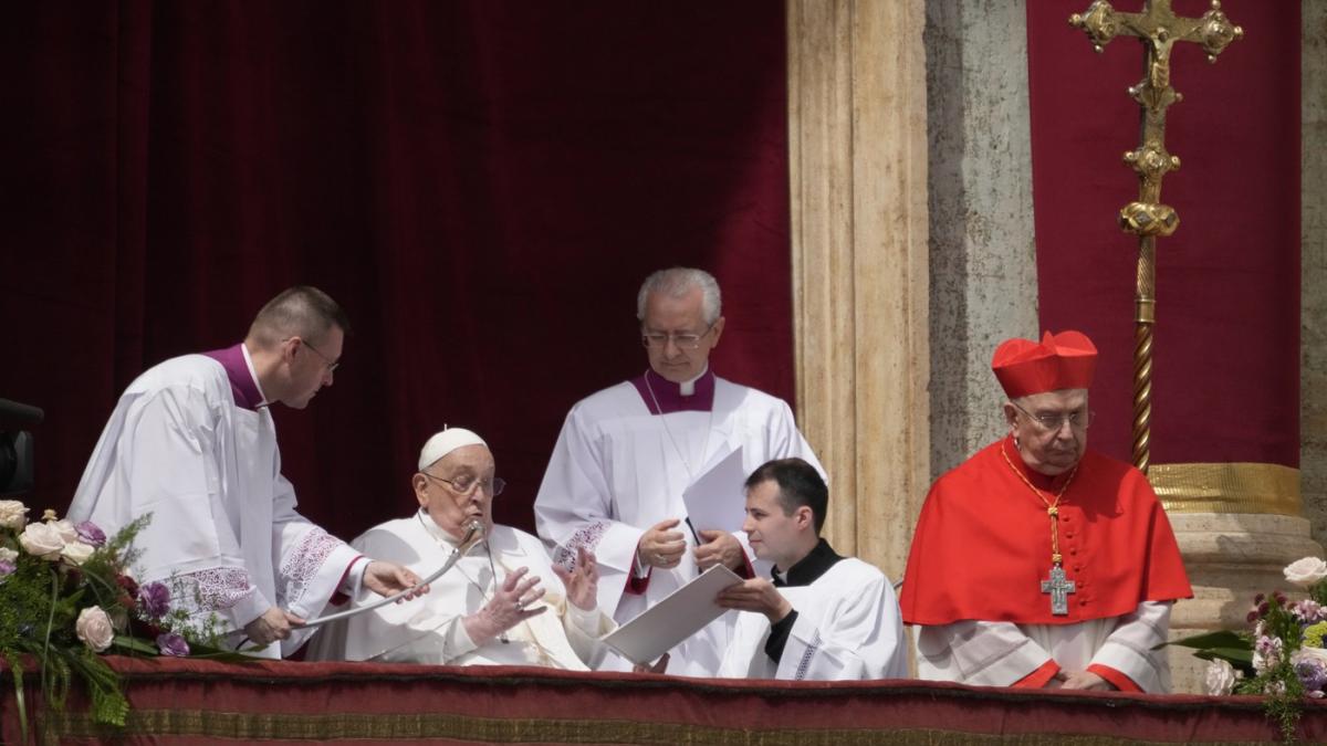 Moment emotionant la Vatican Papa Francisc binecuvanteaza multimea