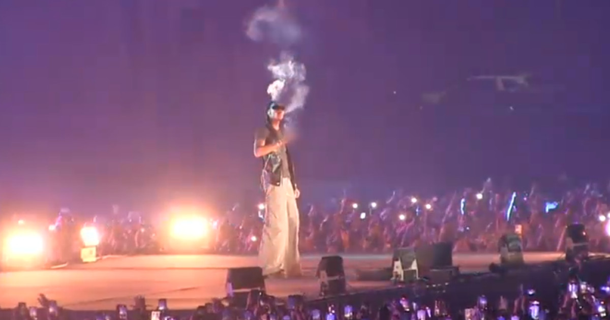 Rapperul Wizz Khalifa amendat in Romania pentru droguri