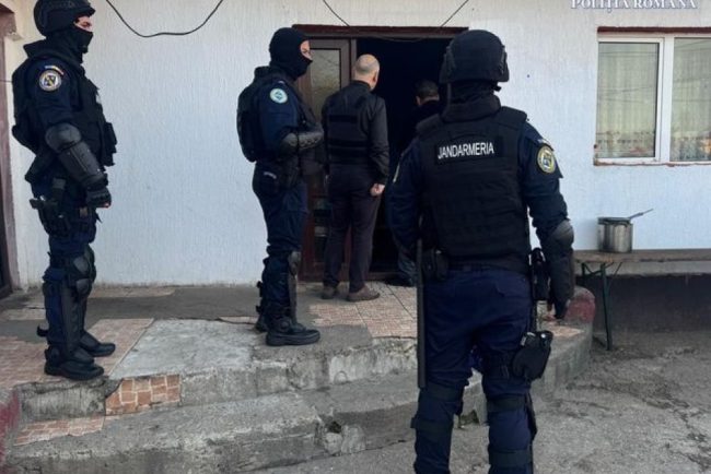 Zeci de perchezitii in Ialomia pentru nerespectarea regimului armelor