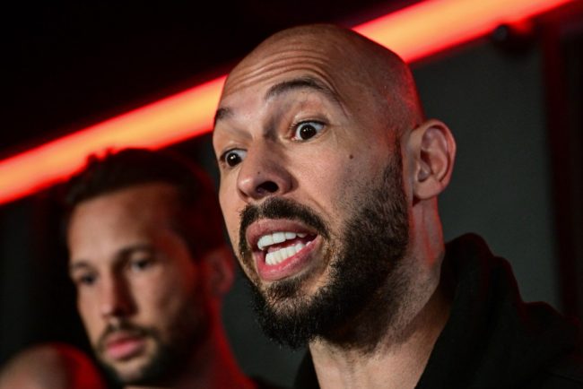 Andrew Tate va fi judecat mai devreme in Marea Britanie