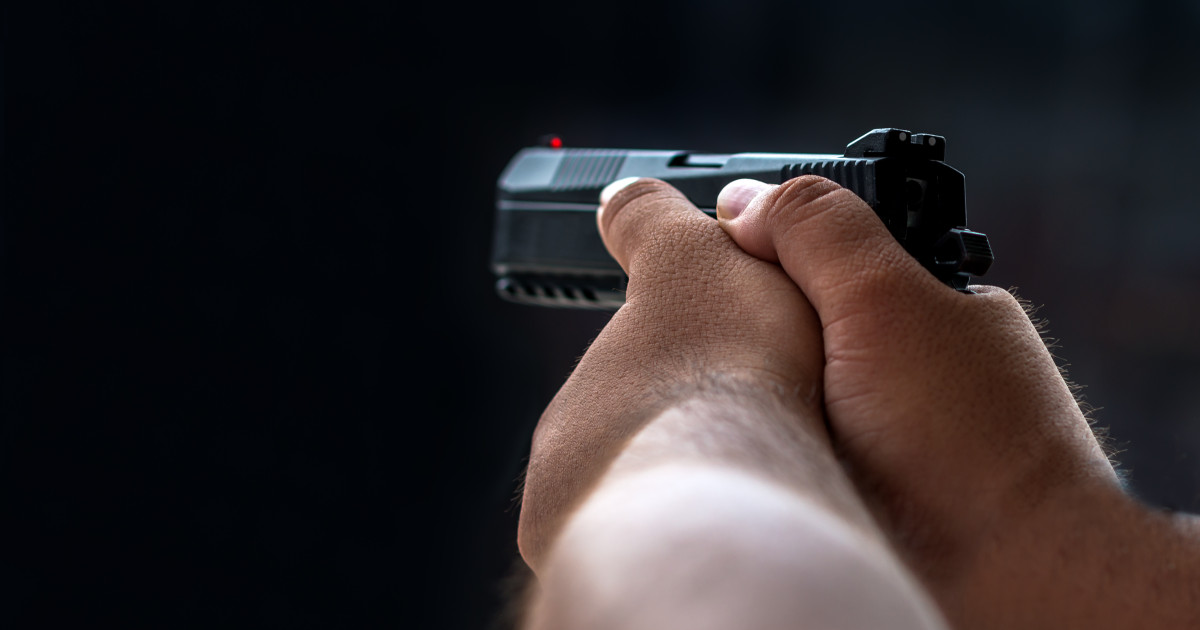 Inculpatii in dosare penale nu pot detine arme