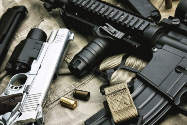 Perchezitii la persoane pentru detinere ilegala de arme