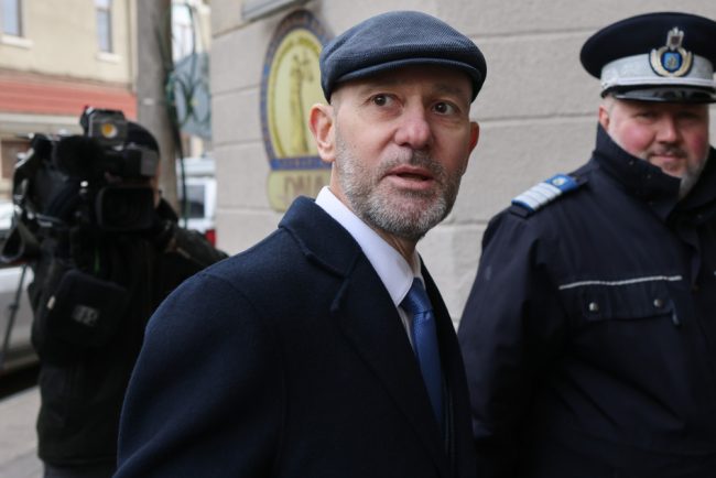 Cum au incercat fostii generali SRI sa se apere
