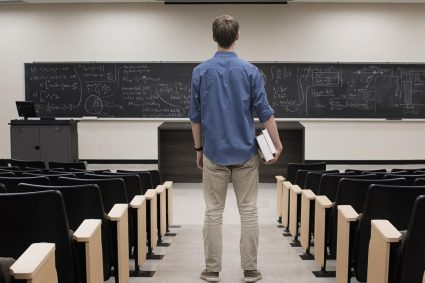Facultatile care genereaza someri antropologi filosofi fizicieni