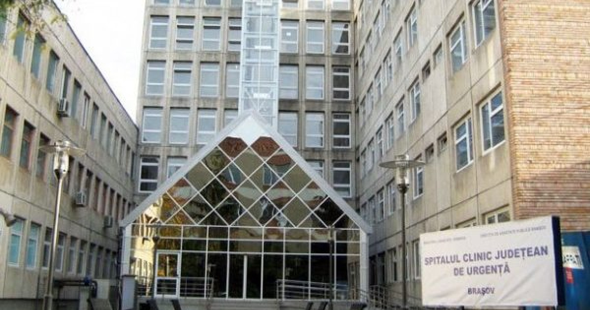 Fosta directoare financiara si fostul sef de achizitii trimisi in judecata