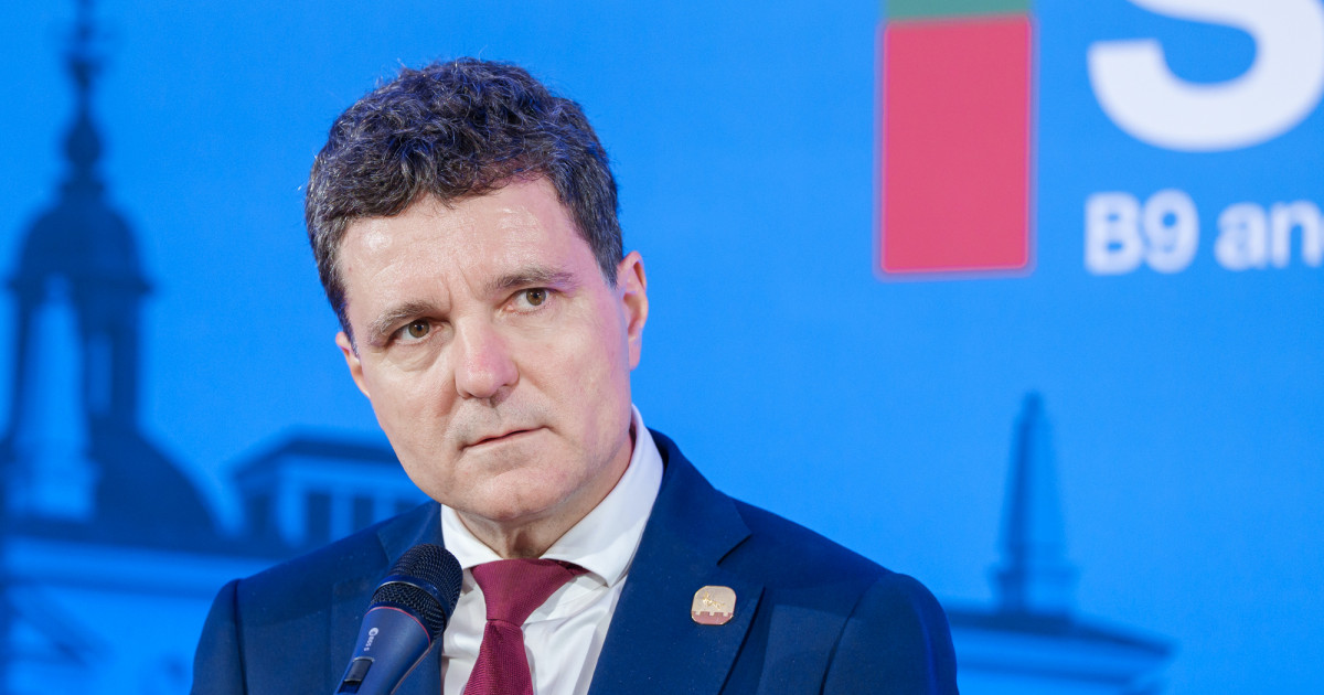 Nicusor Dan contesta la CCR o lege a lui