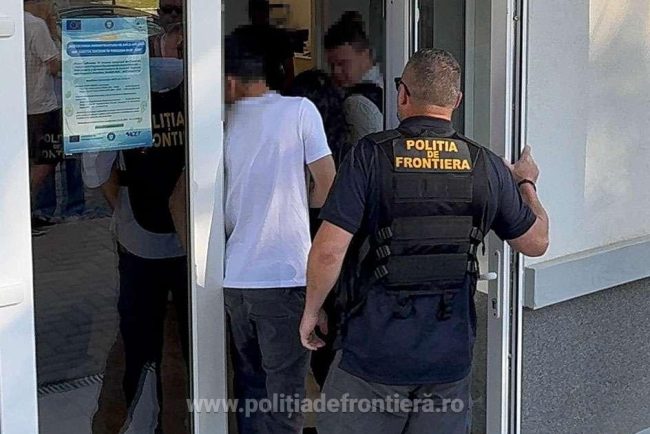 Peste 90 de perchezitii pentru documente de identitate false