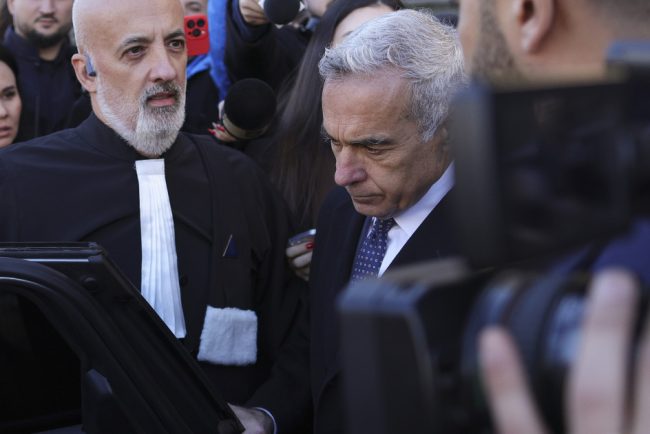 Un avocat care l a reprezentat pe Calin Georgescu implicat in scandal sexual