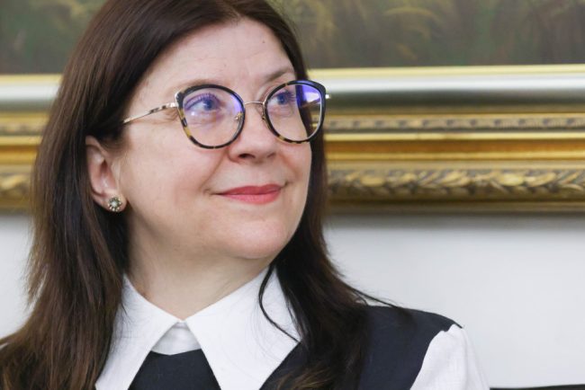 Solutii pentru conflictul Guvern magus trasi Nu e de taiat dar nici de pastrat tot