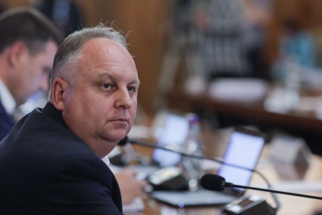 Complot al unui secretar de stat si sef ANPC pentru un post local
