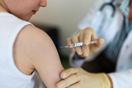 Dezinformarea despre vaccinare ameninta copiii