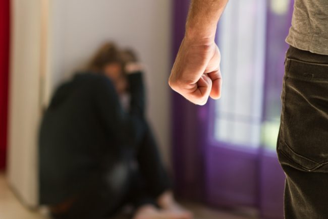 Ministerul Justitiei analizeaza modificarea Codului penal pentru femicid