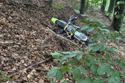 Motociclist ranit in padure salvat de SMURD