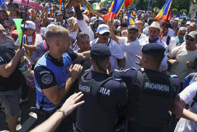 Avocat din Bucuresti judecat pentru agresarea unui jandarm