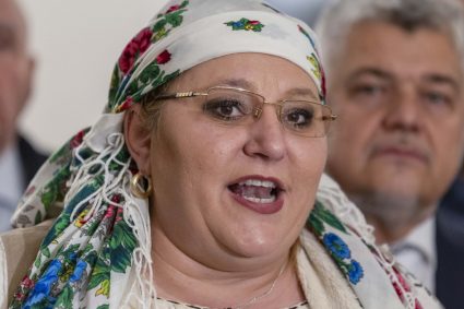 Diana Sosoaca si fostul sot citati la Parchetul General