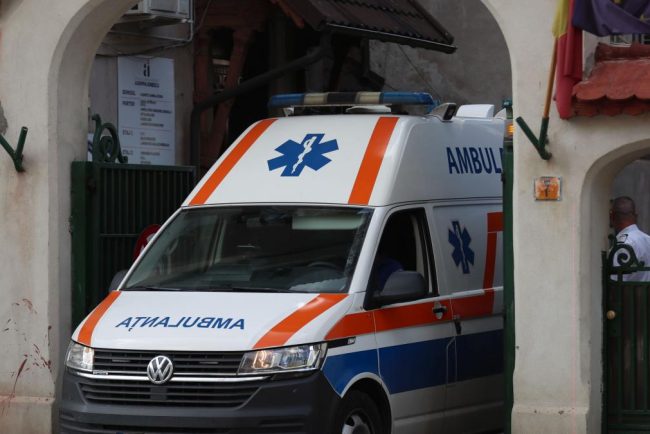 Pacientul scapat de pe targa a intrat in coma