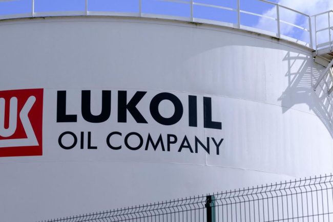 Bogdan Ivan Trei companii doresc sa achizitioneze activele Lukoil
