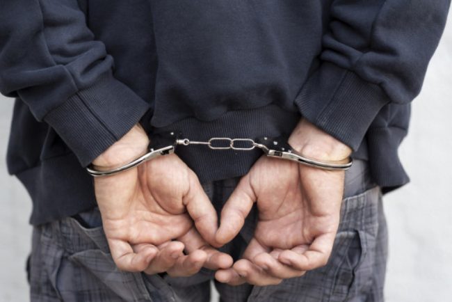 Fata de 14 ani agresata sexual in curtea bisericii