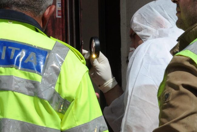 Moarte suspecta in Sectorul 6 Barbat cu cutitul in piept