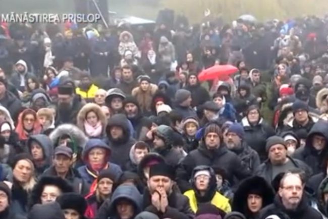 Pelerini la canonizarea lui Arsenie Boca ingrijiri medicale necesare