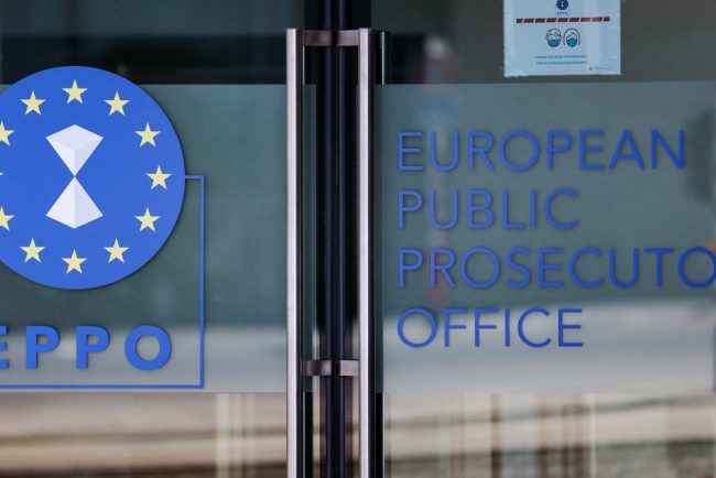 Trei persoane acuzate de frauda cu fonduri europene