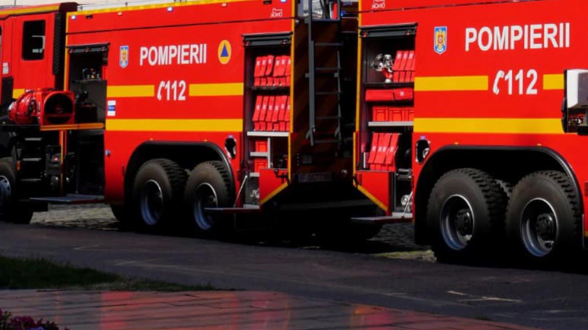 Ambulanta rastornata si in flacari pe A1