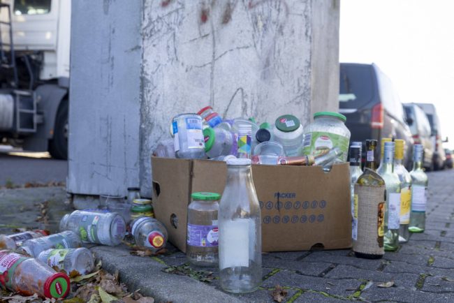 Seful unei firme din Tulcea ar fi rapordat fals reciclarea sticlei
