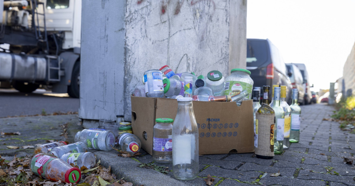 Seful unei firme din Tulcea ar fi rapordat fals reciclarea sticlei