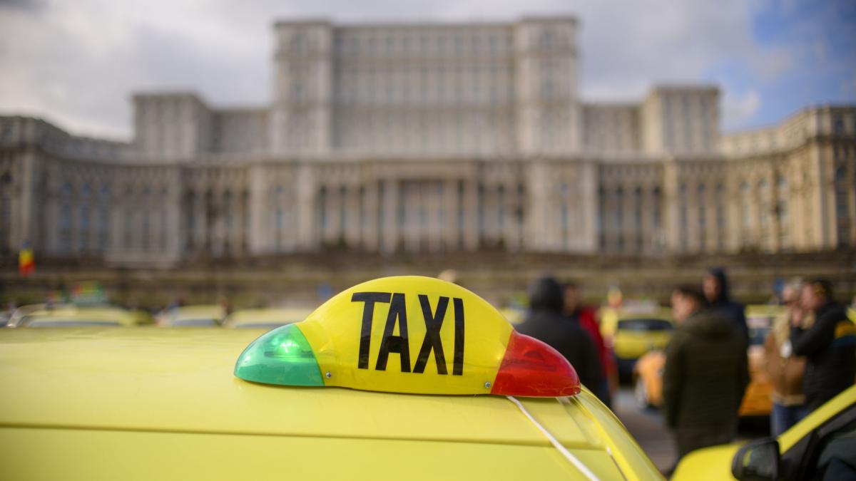 Taximetristi bucuresteni retinuti pentru furturi
