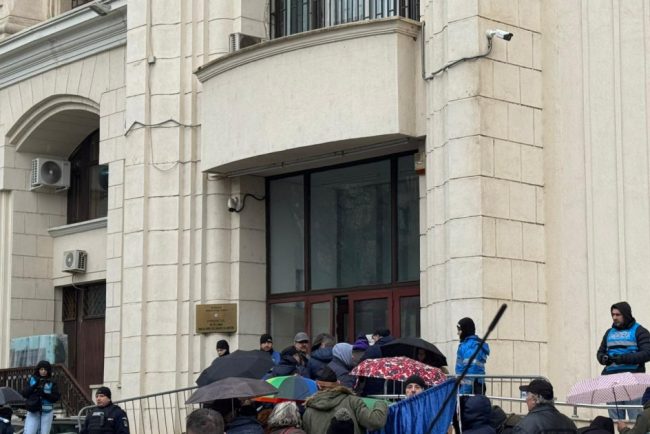 Cine se afla in spatele miscarii Valul Democratiei care a intentionat sa inunde Parchetul General cu plangeri penale pentru anularea alegerilor