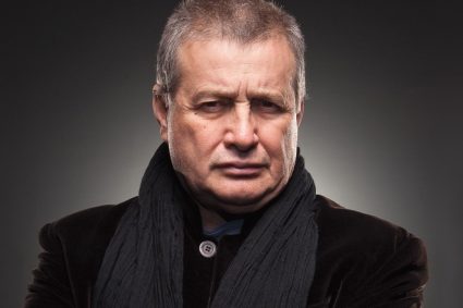 Dinescu avertizeaza Tara este guvernata de oameni fara legatura cu realitatea