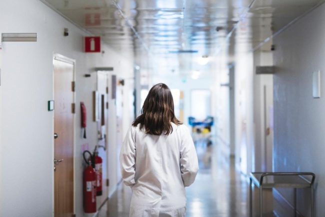 Ministerul Educatiei a demarat selextia cadrelor didactice pentru programul Scoala din spital Inscrierile se