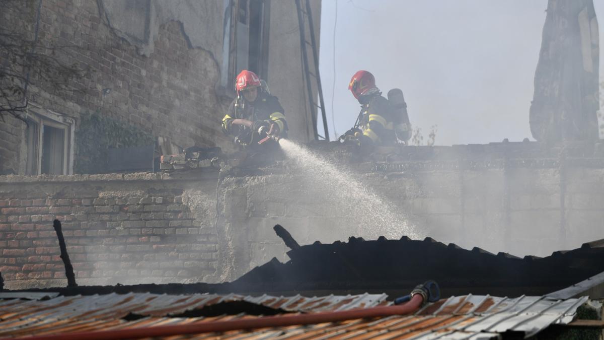 Un fost primar din Braila a murit carbonizat intr un incendiu care a izbucnit in locuinta sa
