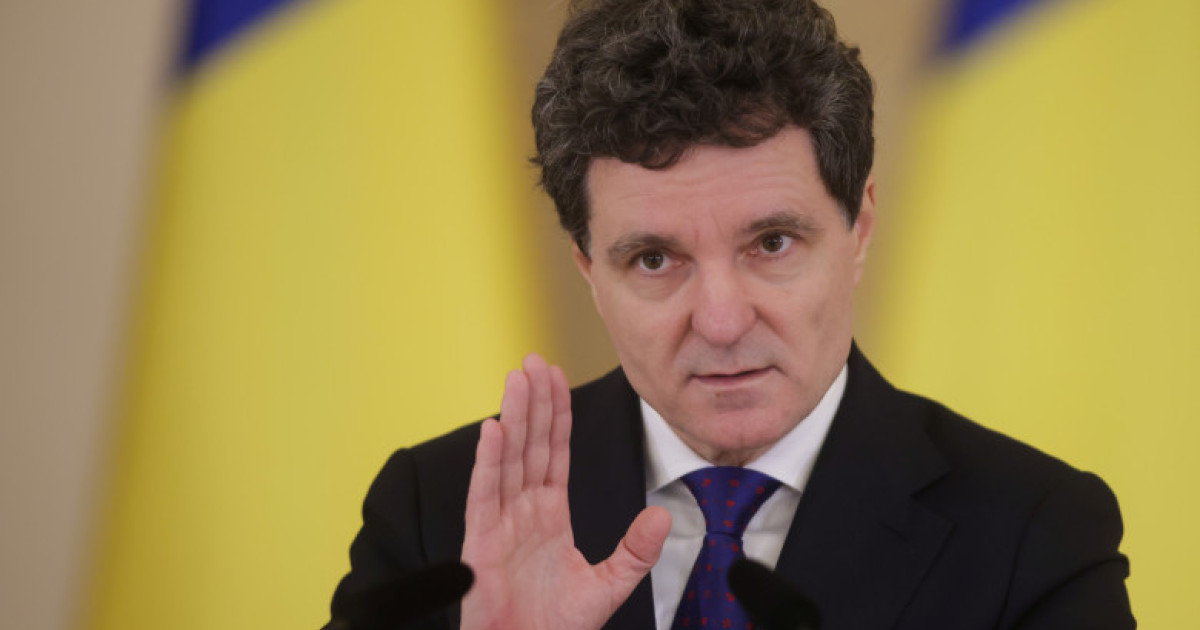 CCR a acceptat sesizarea lui Nicusor Dan si a declarat neconstitutionala legea referitoare la modificarile din domeniul minier si al cimitirelor