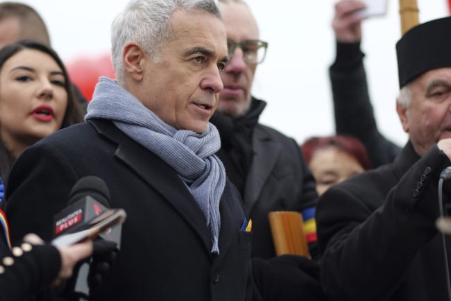 Dosarul in care Calin Georgescu a fost trimis in judecata pentru propaganda a fost suspendat in etapa de camera preliminara