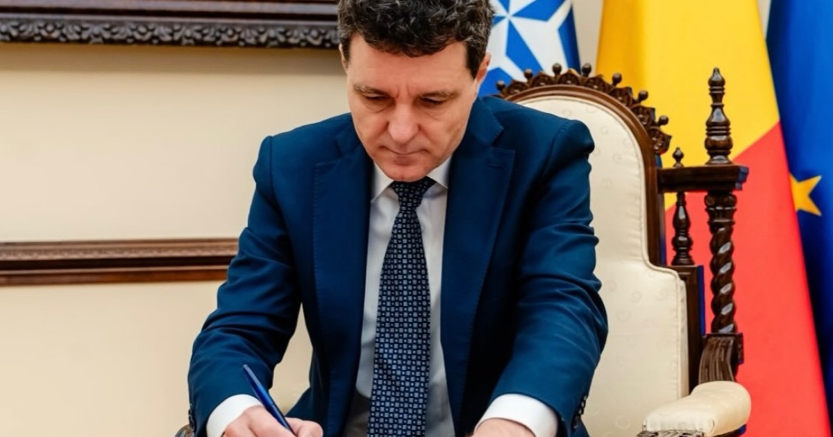 Nicushor Dan a semnat leghea referitoare la reformarea pensiilor magistratilor