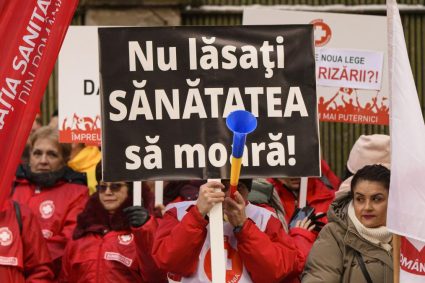 Sindicalistii din sanatate ameninta cu greva generala daca salariile vor fi taiate cu 10