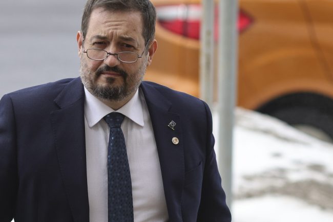 Un candidat s a retras din competitia pentru conducerea DIICOT Bogdan Pirlog isi depune candidatura si pentru functia de