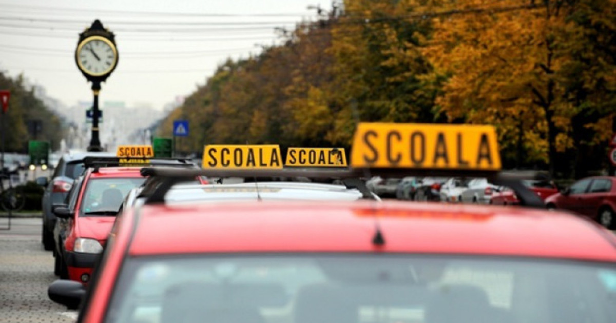 Cum se intretinea examenul auto la Suceava bani in plic si examene trucate Sase instructori trimisi in