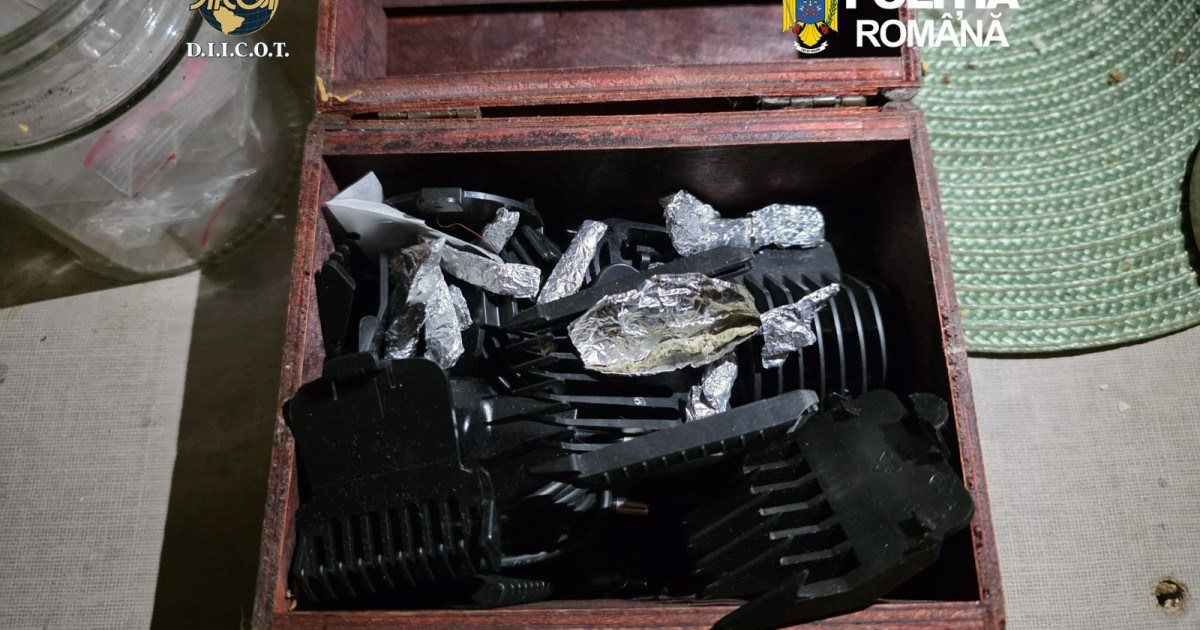 Perchezitii la suspecti de trafic de droguri de mare risc Foloseau doua fete de 13 si 15 ani pentru