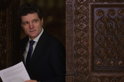 Protest in fata Palatului Cotroceni Organizatiile civice ii solicita lui Nicusor Dan sa refuze numirile pentru 2