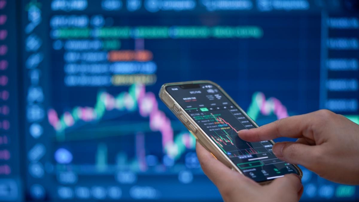 De ce planuieste Guvernul sa vanda actiuni din companii strategice CEC Bank Hidroelectrica si altele