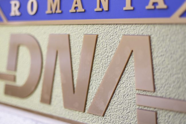 Operatiune extinsa a DNA care vizeaza achizitiile publice din doua consilii judetene Prima reactie a