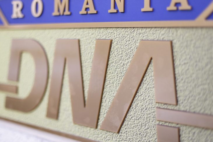 Operatiune extinsa a DNA care vizeaza achizitiile publice din doua consilii judetene Prima reactie a