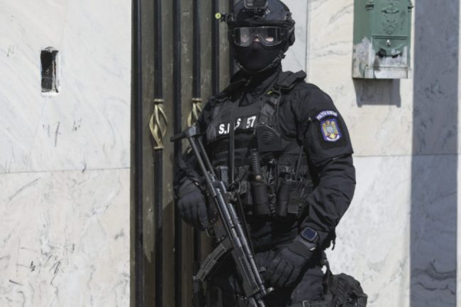 Perchezitii in Bucuresti si Ilfov intr un caz de import ilegal de masini de lux Sunt vizate 15